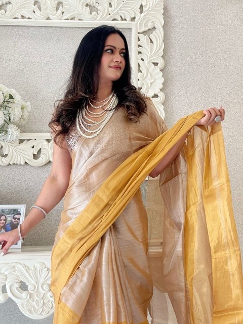 Mandara Colourblocked Printed Tissue Saree - Image 4