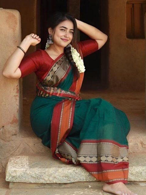 DEVIKA TEXTILES Woven Design Zari Pure Cotton Narayan Peth Saree