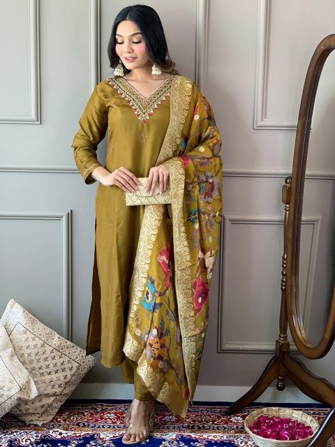 MANDARA Floral Embroidered Thread Work Pure Cotton Kurta With Trousers & Dupatta