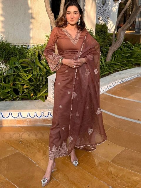 Royal Export Floral Embroidered Regular Thread Work Straight Kurta with Palazzos & Dupatta - Image 3