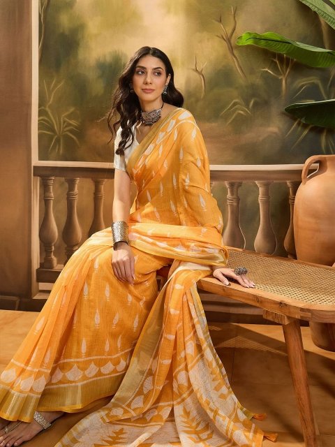 Mandara Ethnic Motifs Printed Saree With Blouse Piece - Image 4