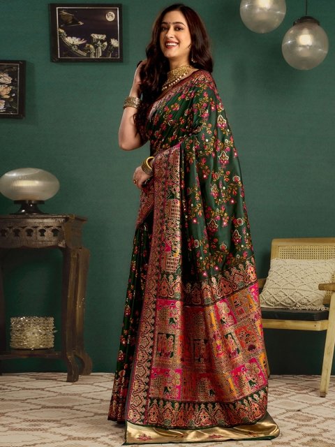 Mandara Woven Design Printed Saree With Blouse - Image 3