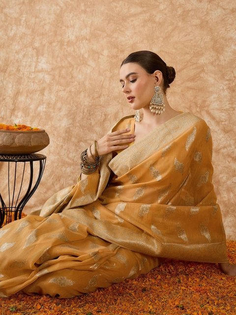Mandara Woven Design Saree With Blouse Piece