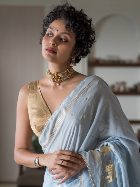 Suta Blue & Gold-Toned Polka Dot Saree - Image 4